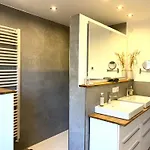 度假居 Modernes & Zentral Gelegenes Mit Garten Und Parkplatz 梅明根