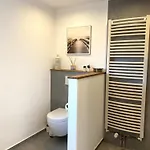 Modernes & Zentral Gelegenes Mit Garten Und Parkplatz