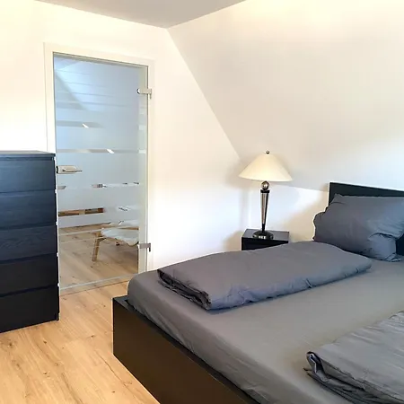 Modernes & Zentral Gelegenes Mit Garten Und Parkplatz