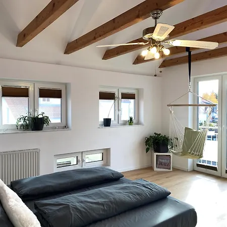 Modernes & Zentral Gelegenes Mit Garten Und Parkplatz 度假居 *
