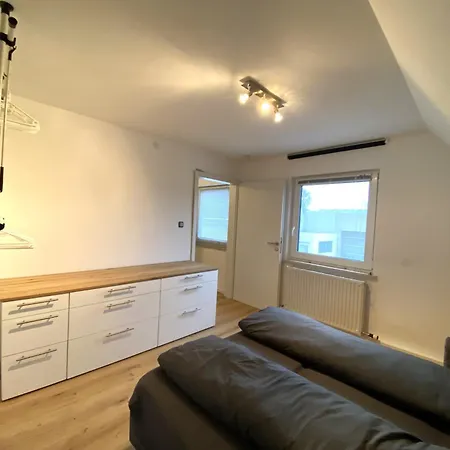 度假居 Modernes & Zentral Gelegenes Mit Garten Und Parkplatz 梅明根