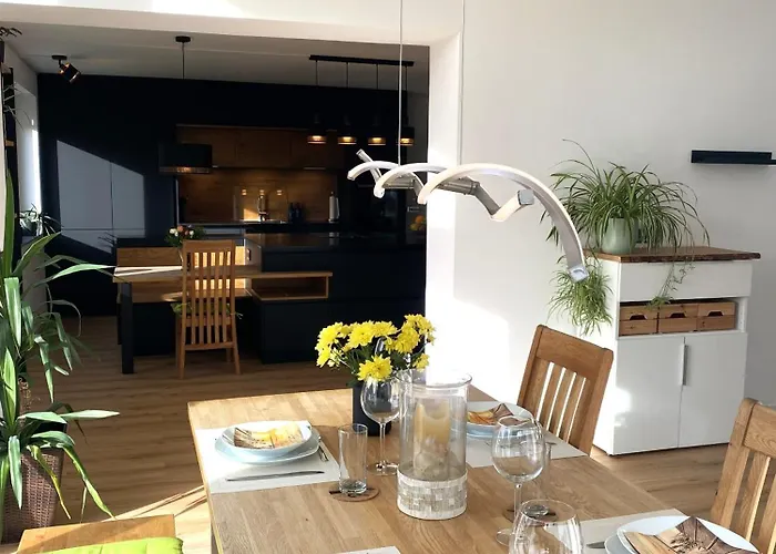 Modernes & Zentral Gelegenes Mit Garten Und Parkplatz *
